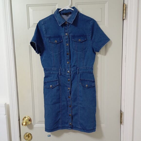 Haute Monde Dresses & Skirts - Haute Monde short-sleeved snap-button denim dress, size L Womens
